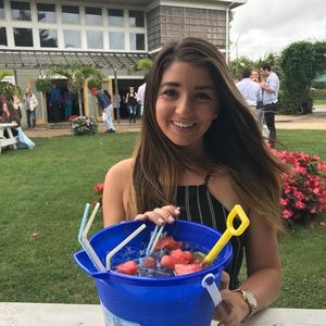 Meet your Posher, Christina